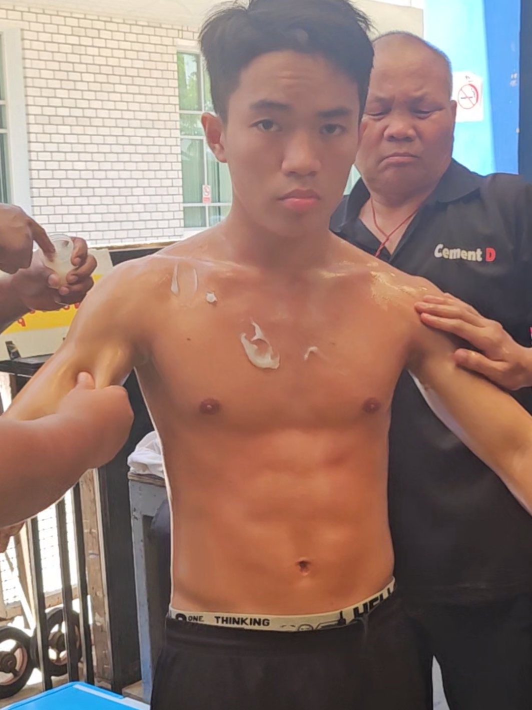 @นวดน้ำมันพันมือ