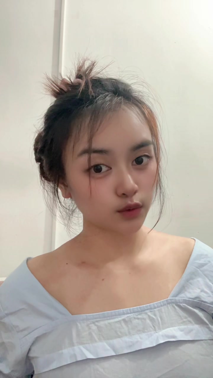 @ANNISA VIDIA N 🍒