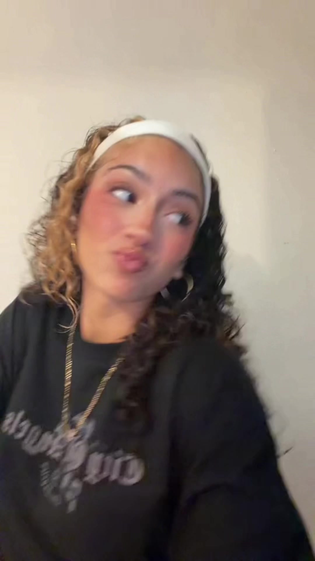 @bellabae
