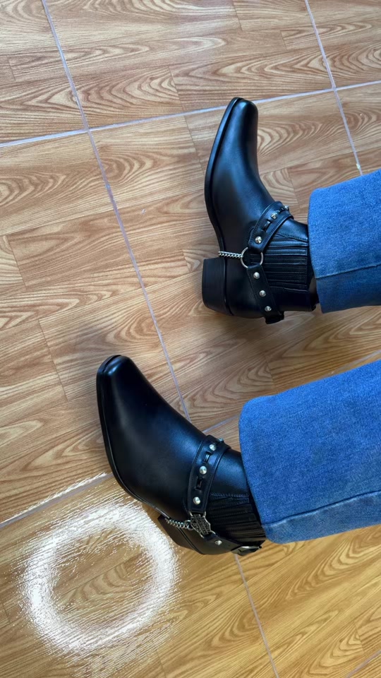 @ecas.boots