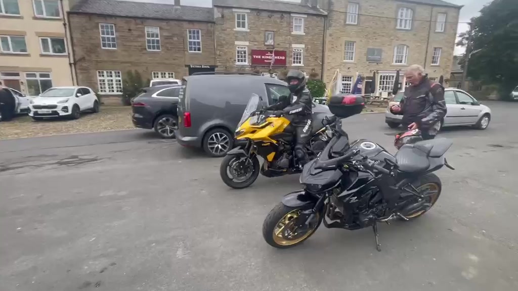 @LivyZed🏍️