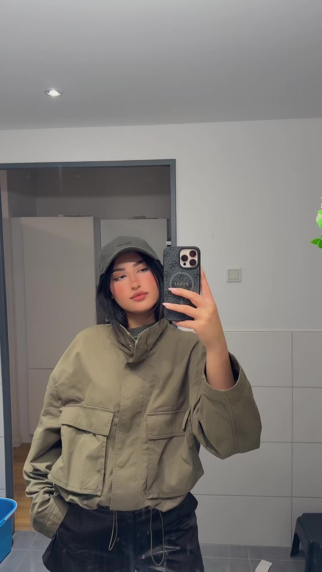 @roeina_achekzai