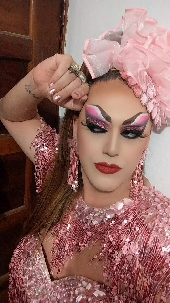 @Drag Tiffany