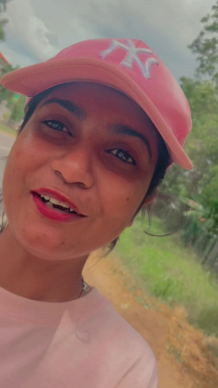 @පොඩ්ඩී.._ 🐣🥹