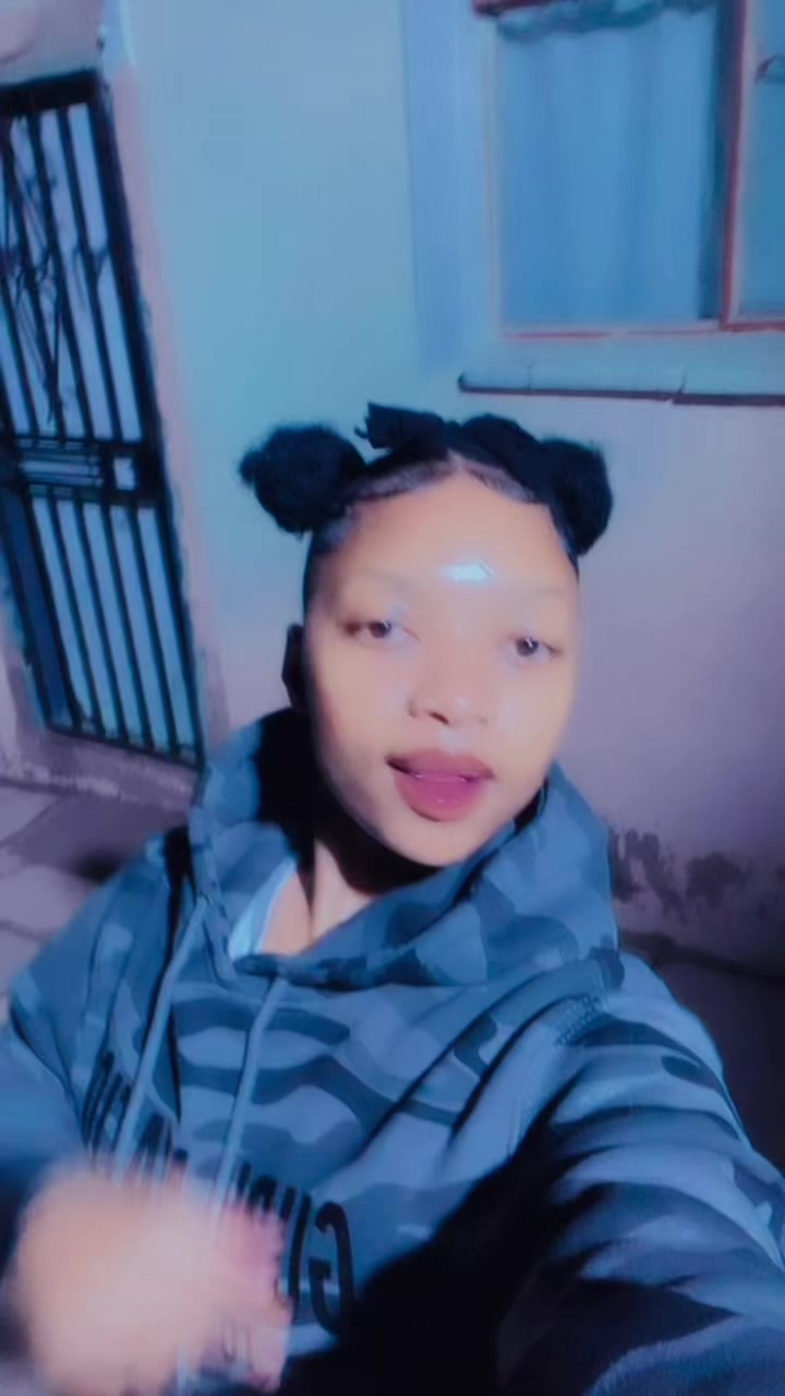 @Weird Hun January .🎀