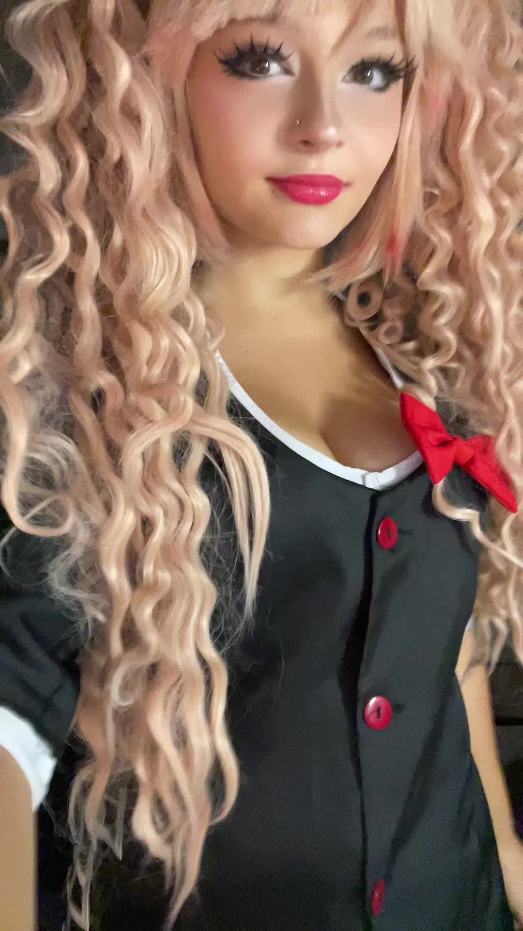 @_axhley_