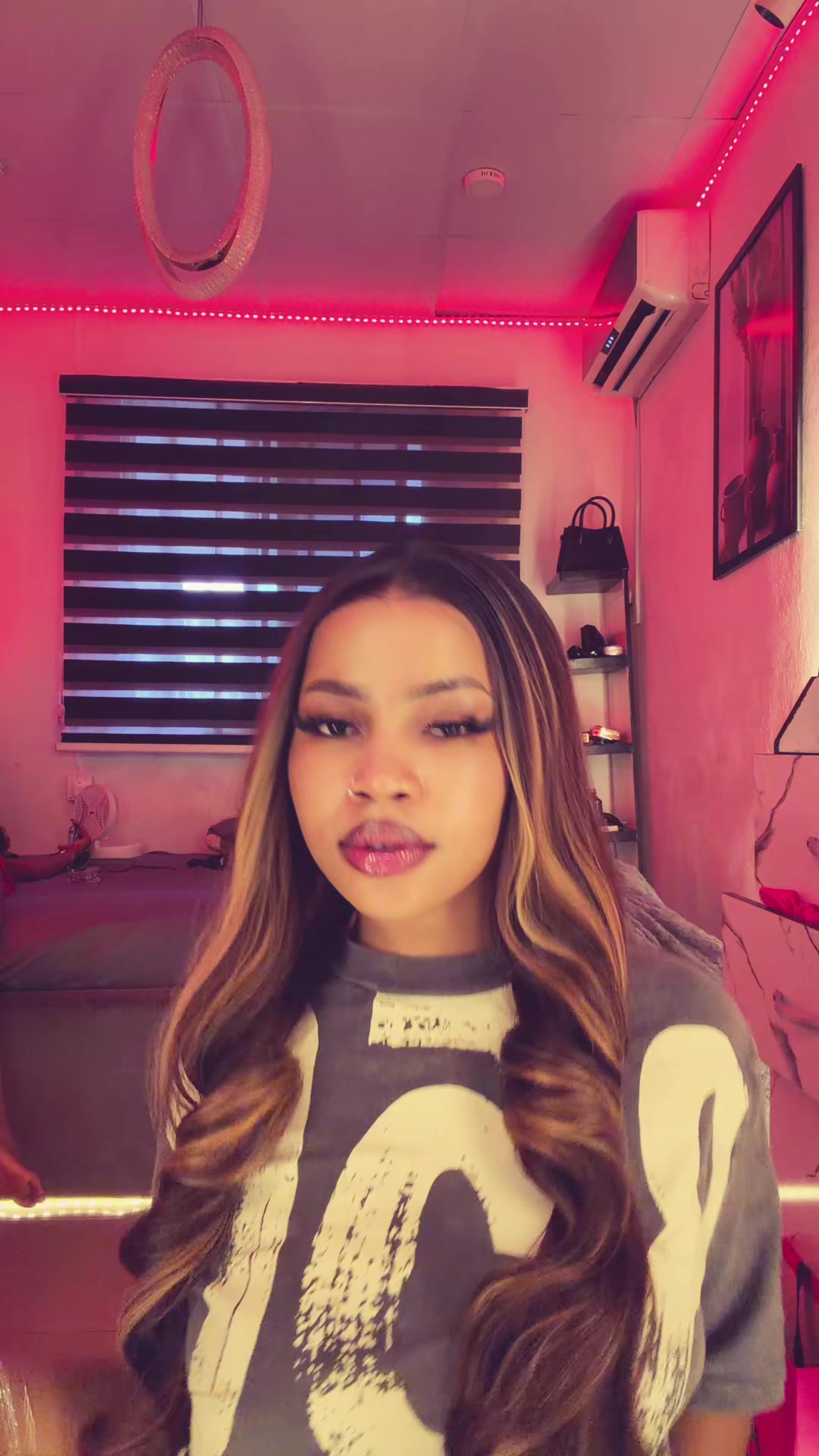 @Nelly Lambert 🎀✨