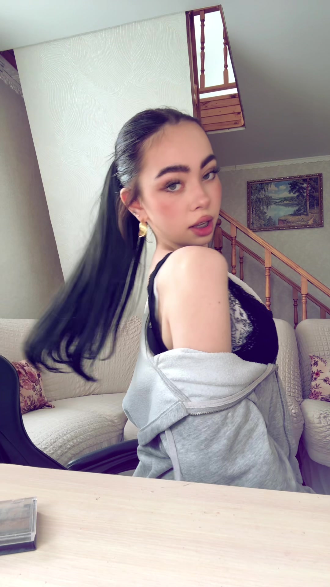 @illegallanatrix