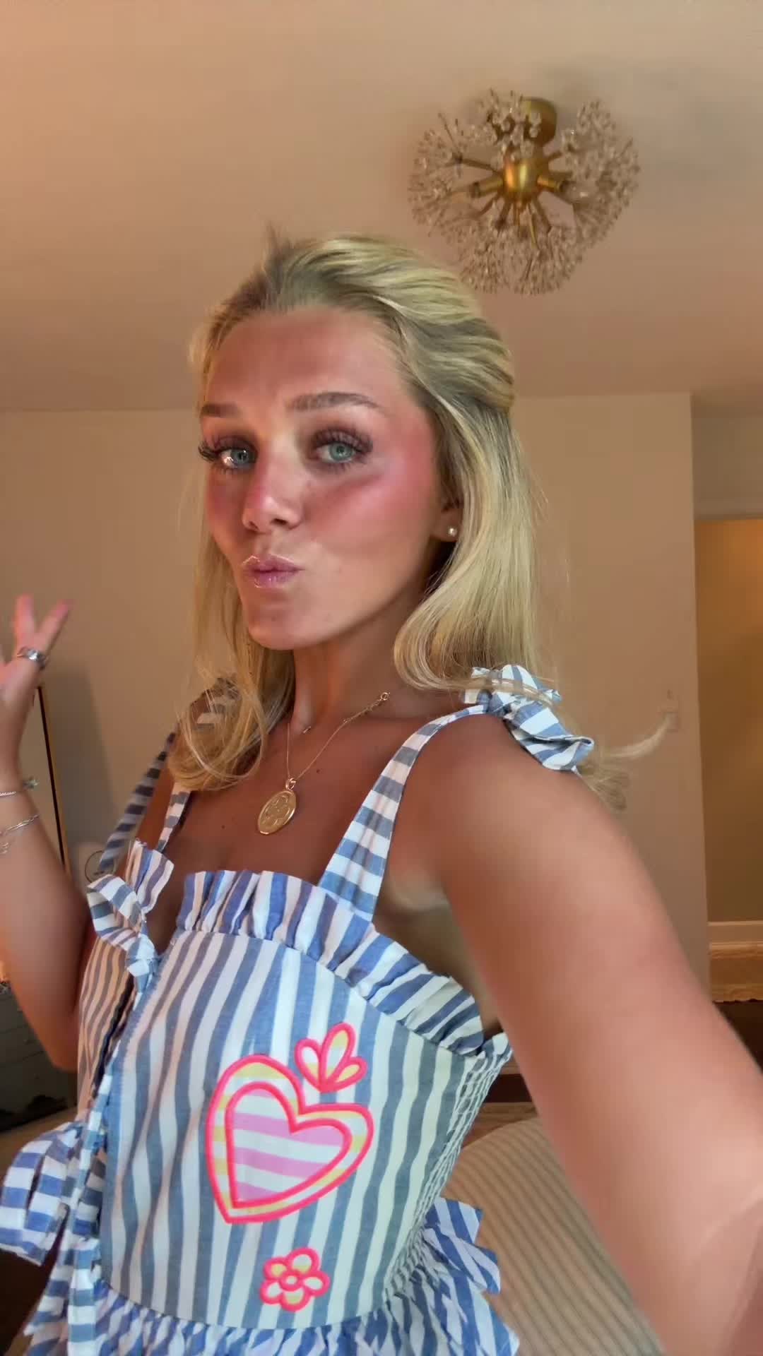 @supermodelmysteriousgirl