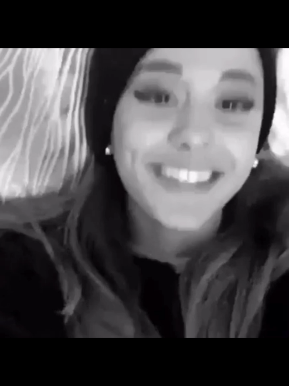 @𝒩