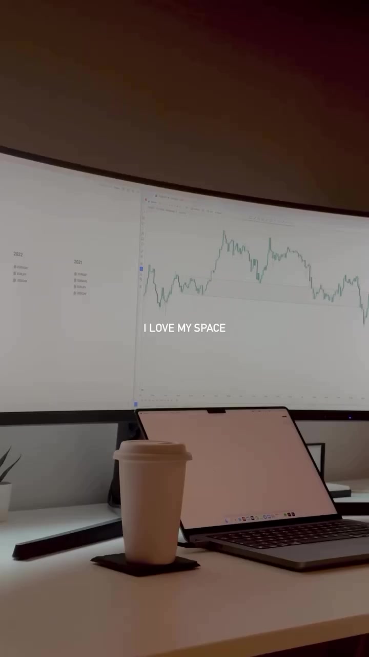 @Evelyn Trades