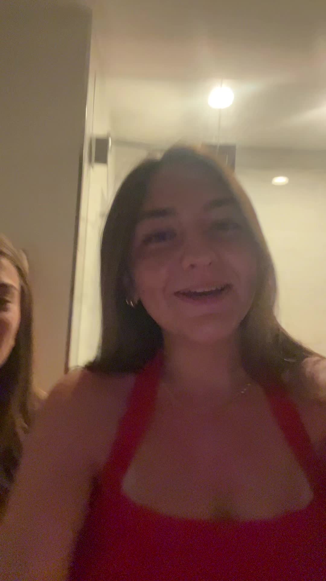 @chloe