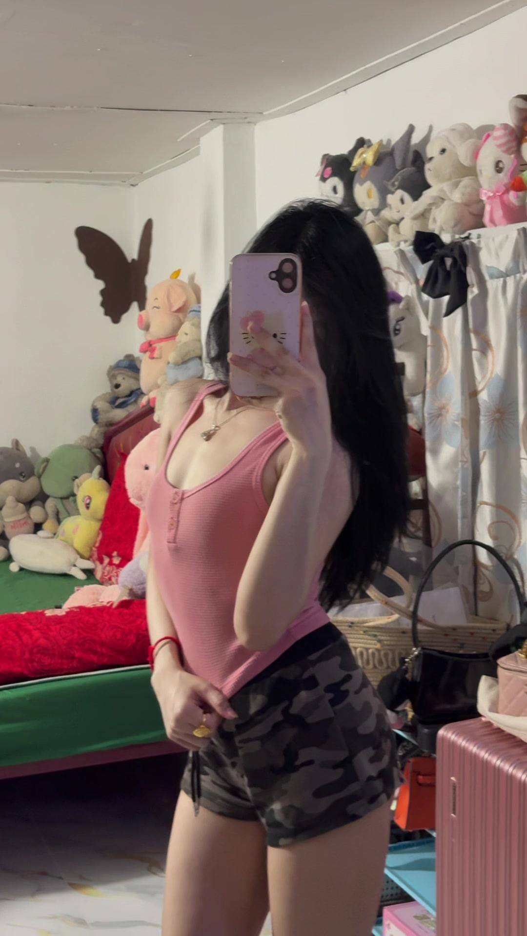 @Ellaa