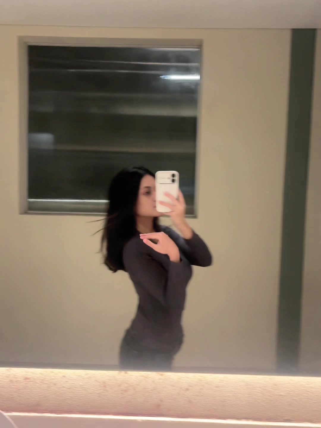 @zzneya