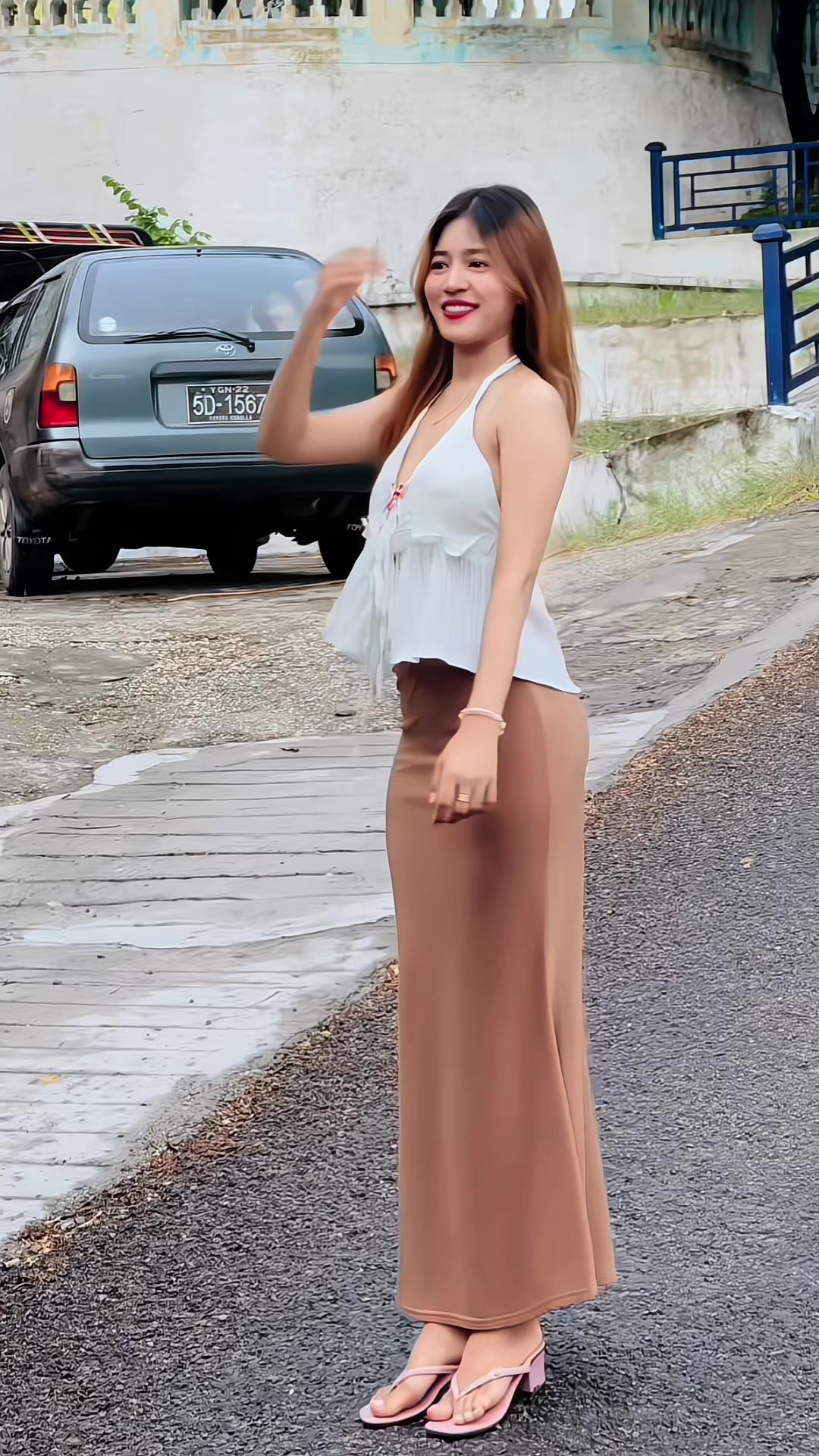 @Moe Yu Ya ( Hla Gyi )