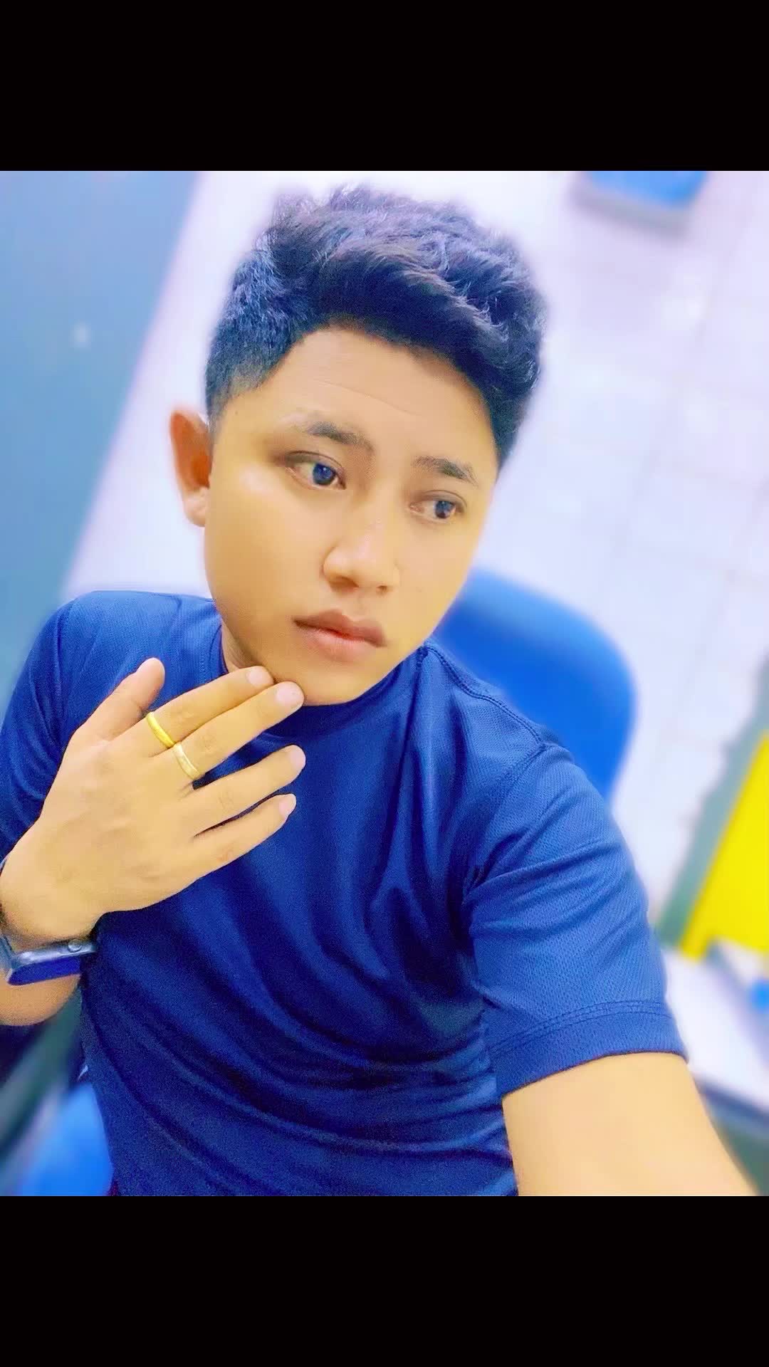 @अमृत गुरुङ💔🥀