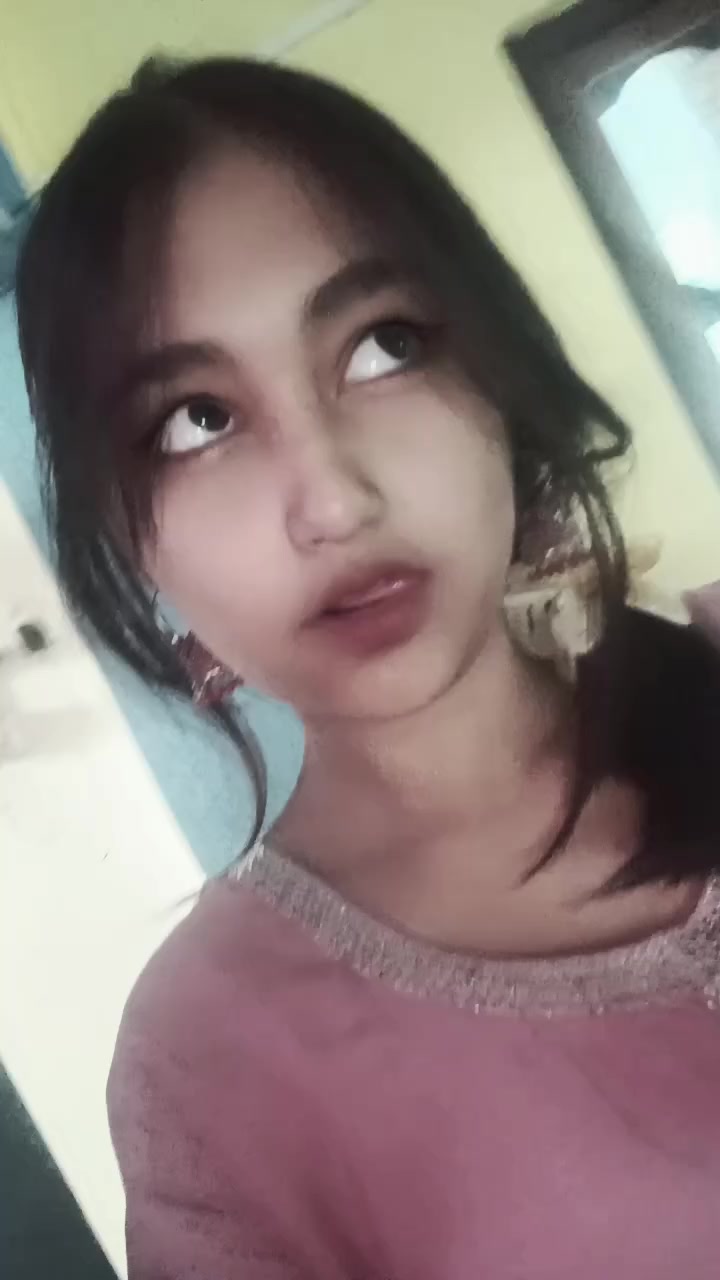 @YANA GURUNG👅