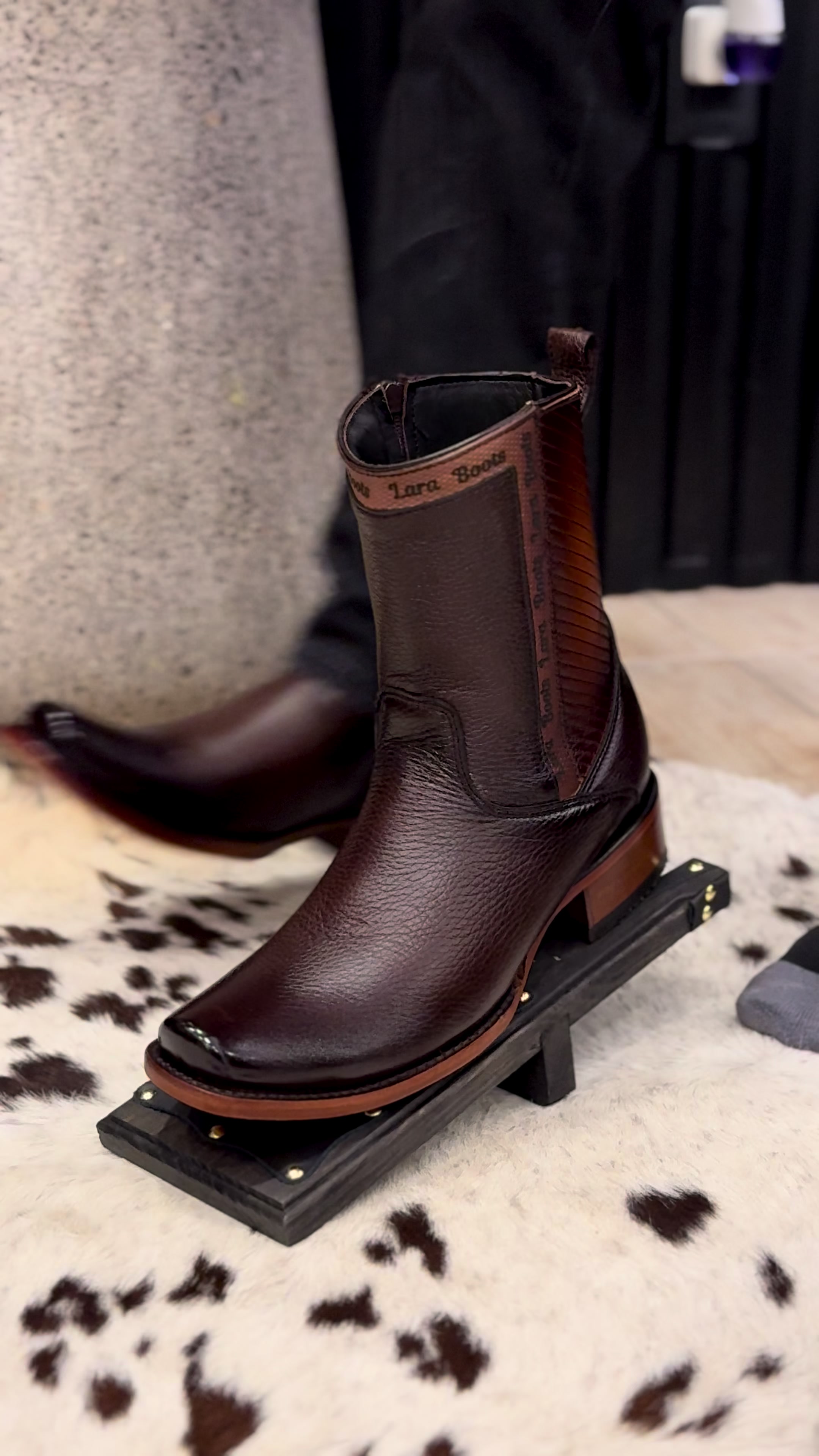 @Lara Boots