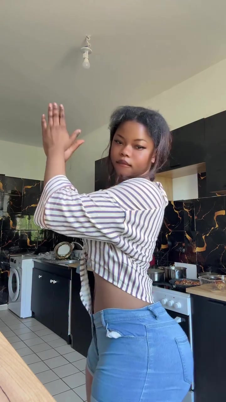 @Tight_denim
