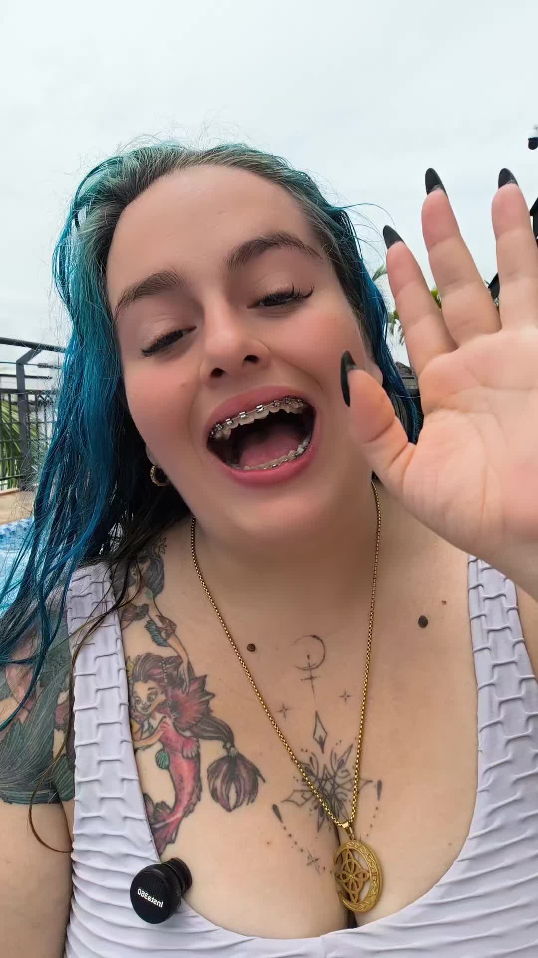 @Elena Benavides