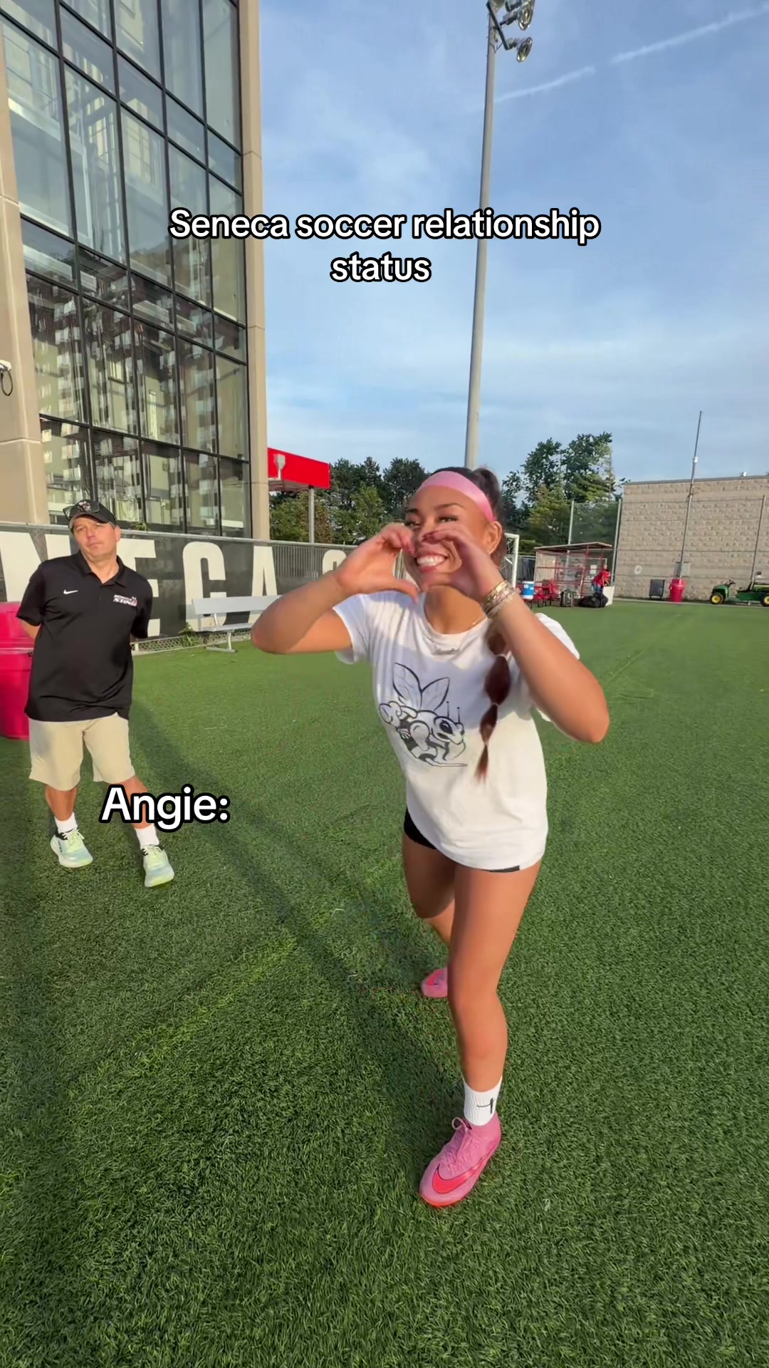 @Angelica🩷⚽️