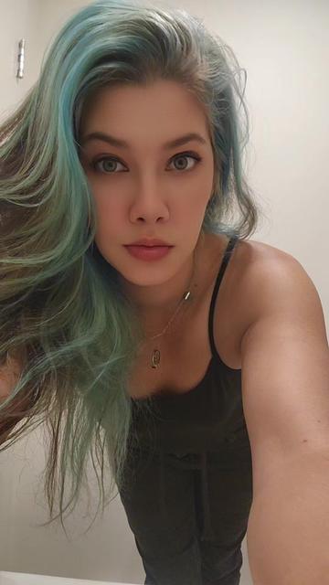 @Thegirlwiththecursemark