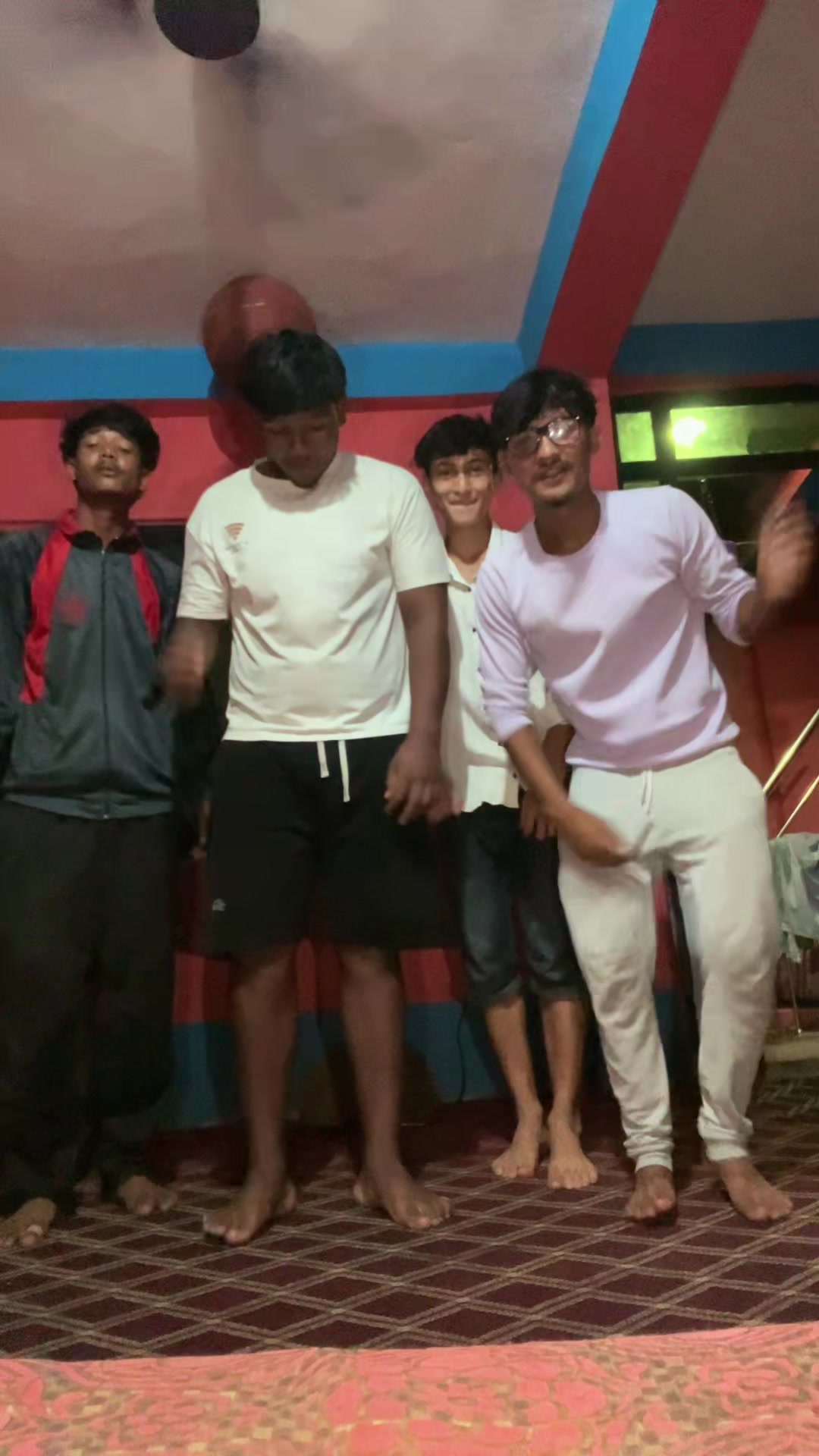 @युकेश