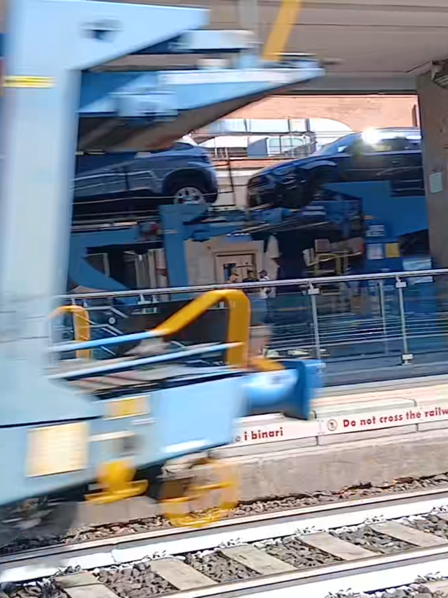 @Italian_trains