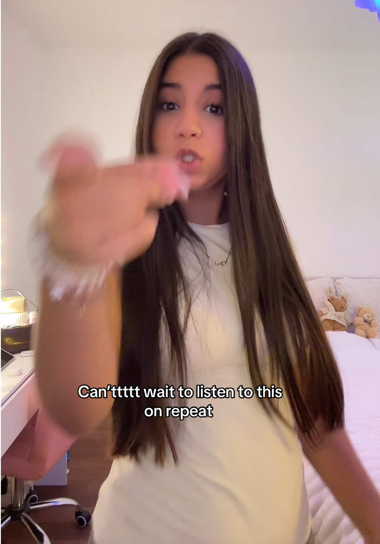 @yaz ⋆˚𝜗𝜚˚⋆