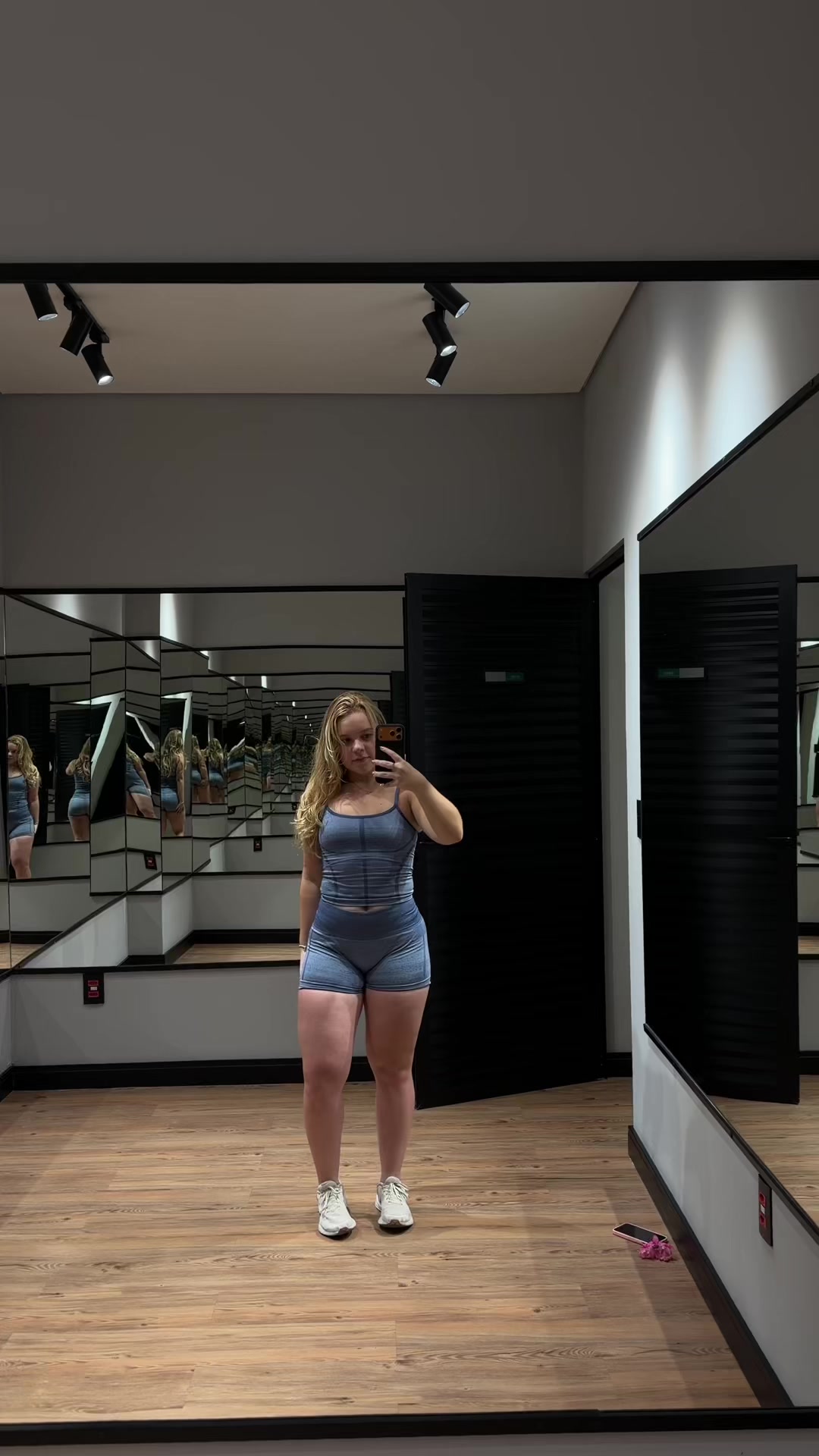 @aaninhabanana