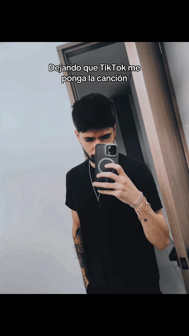 @Esteban García