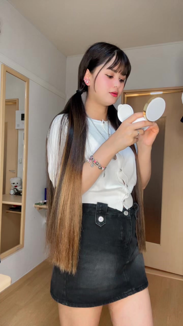 @꧁𝕃𝕌ℝ𝕀 ℚ𝕌𝔼𝔼ℕ꧂
