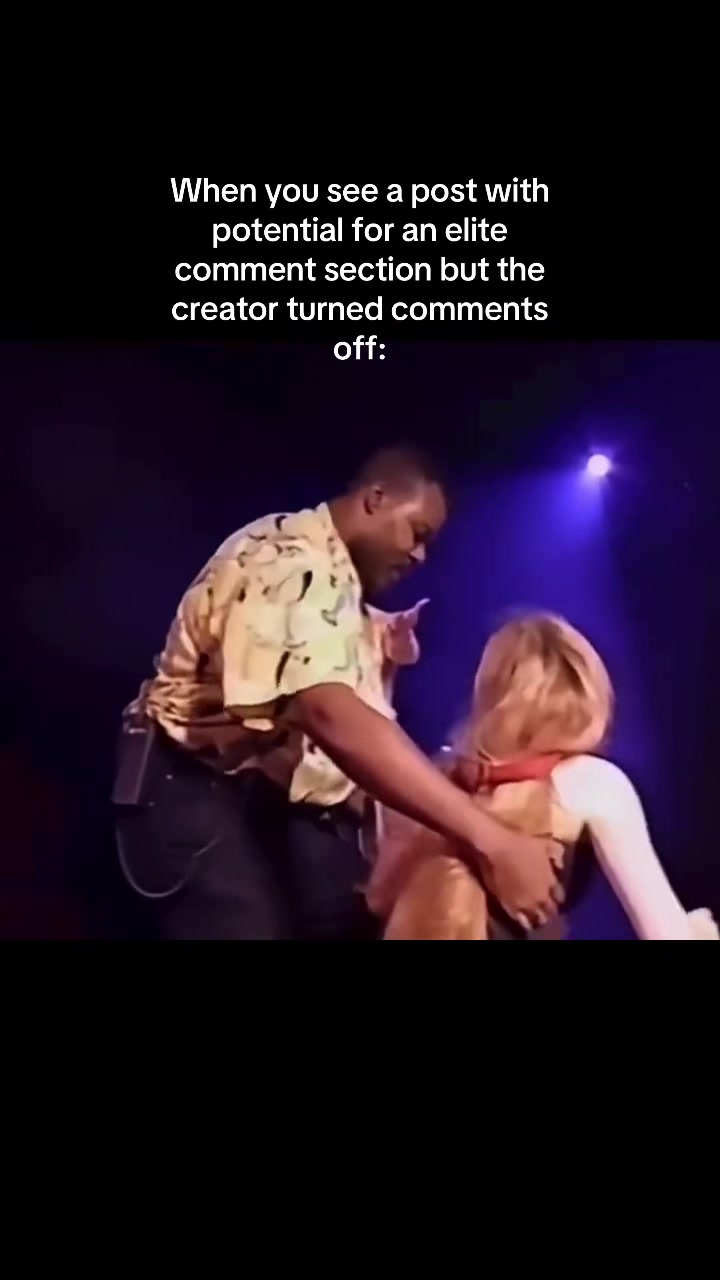 @⃟