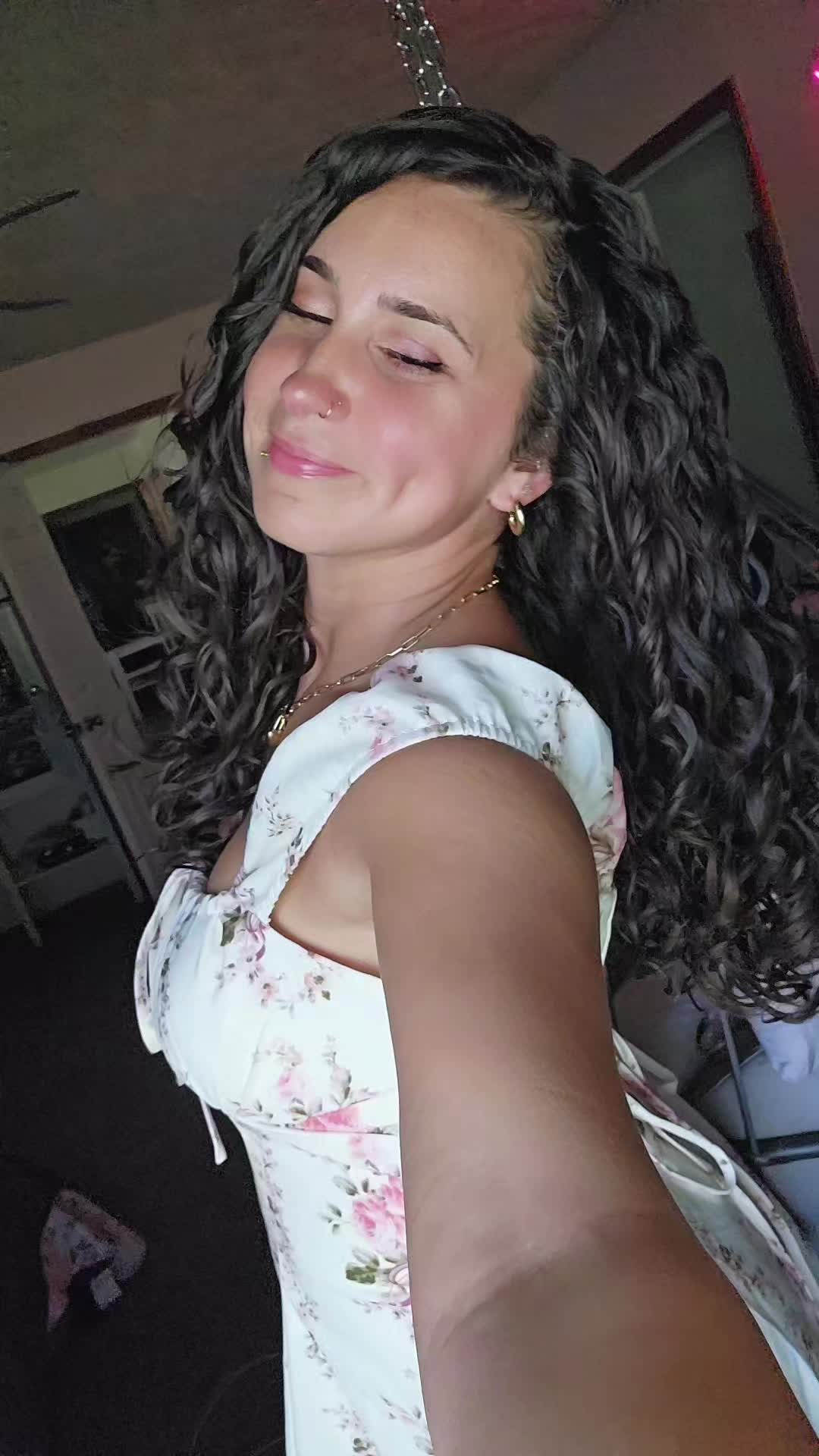 @QuirkyRN85_®