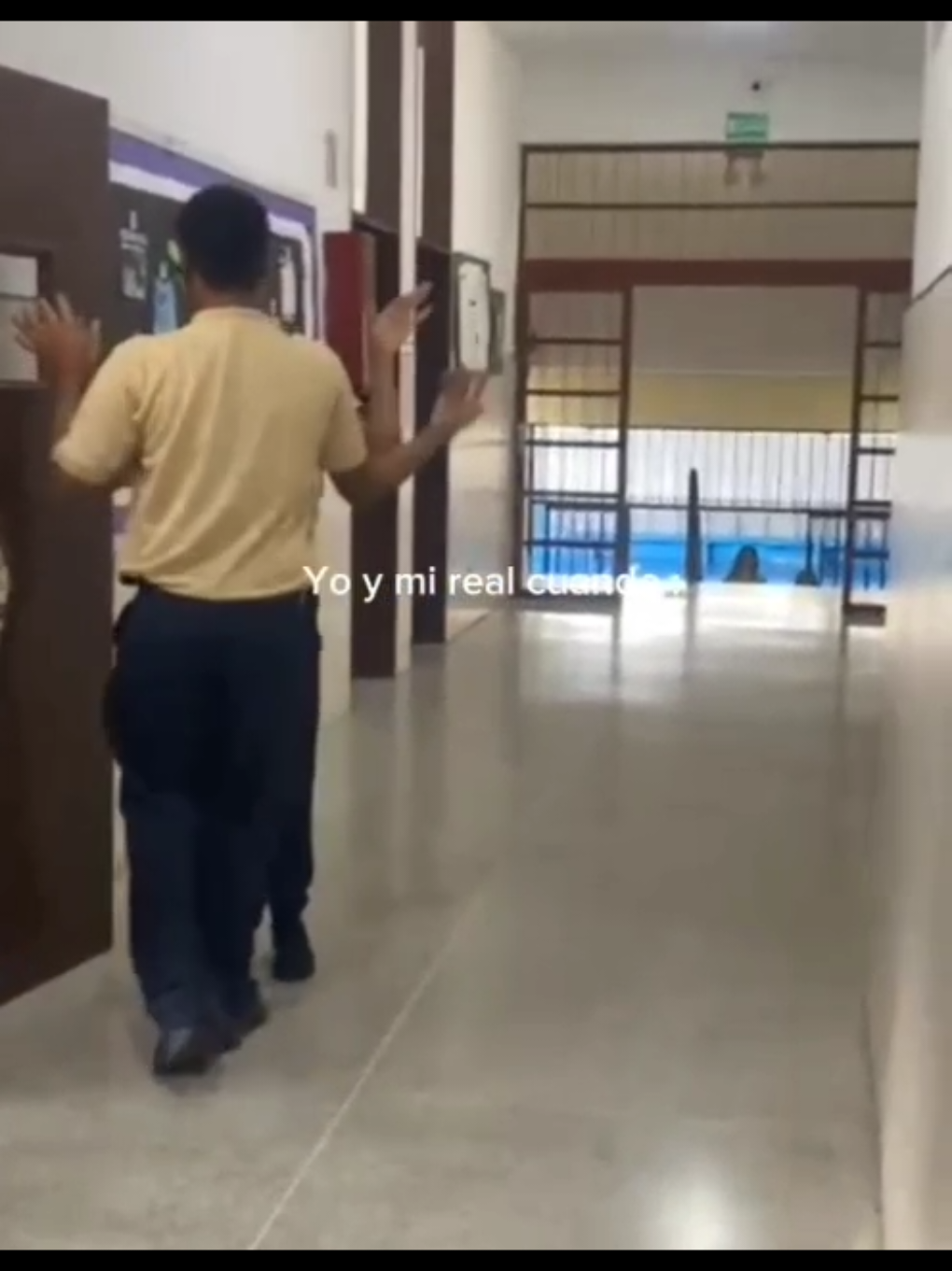 @シ