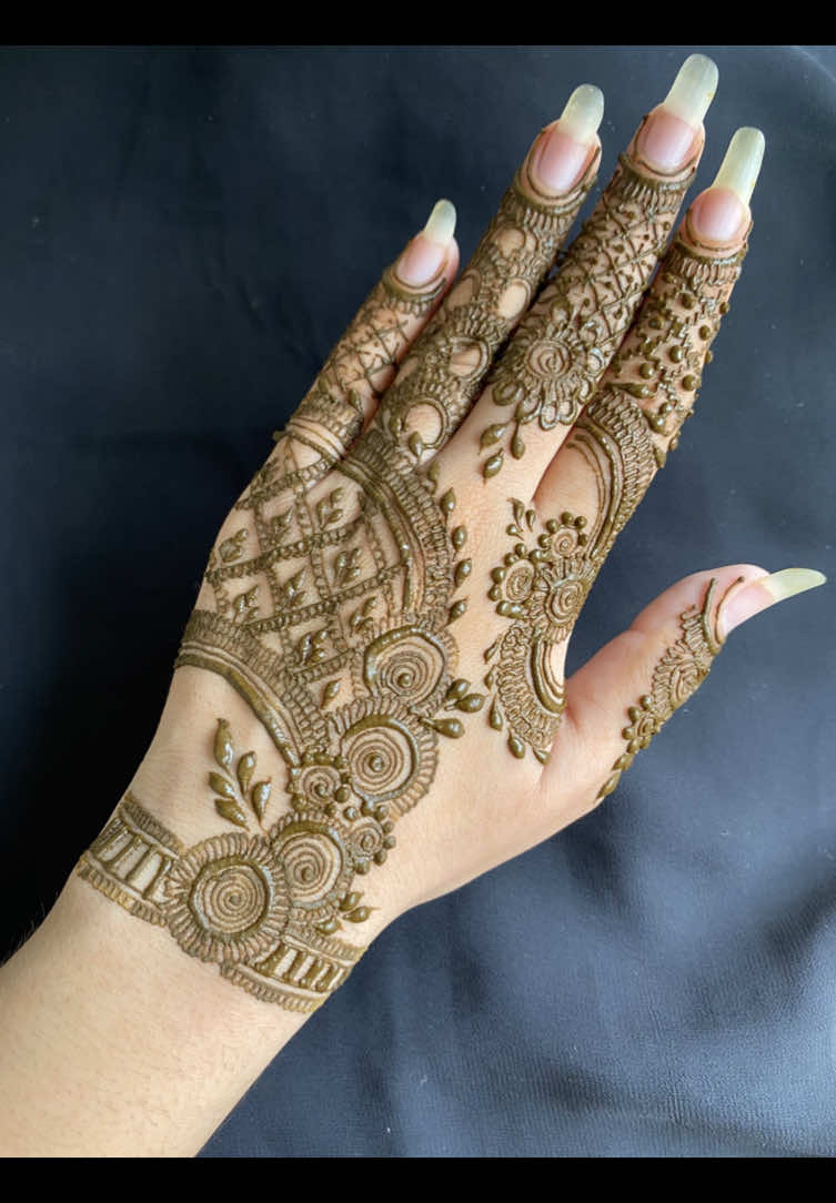 @Afifa_henna