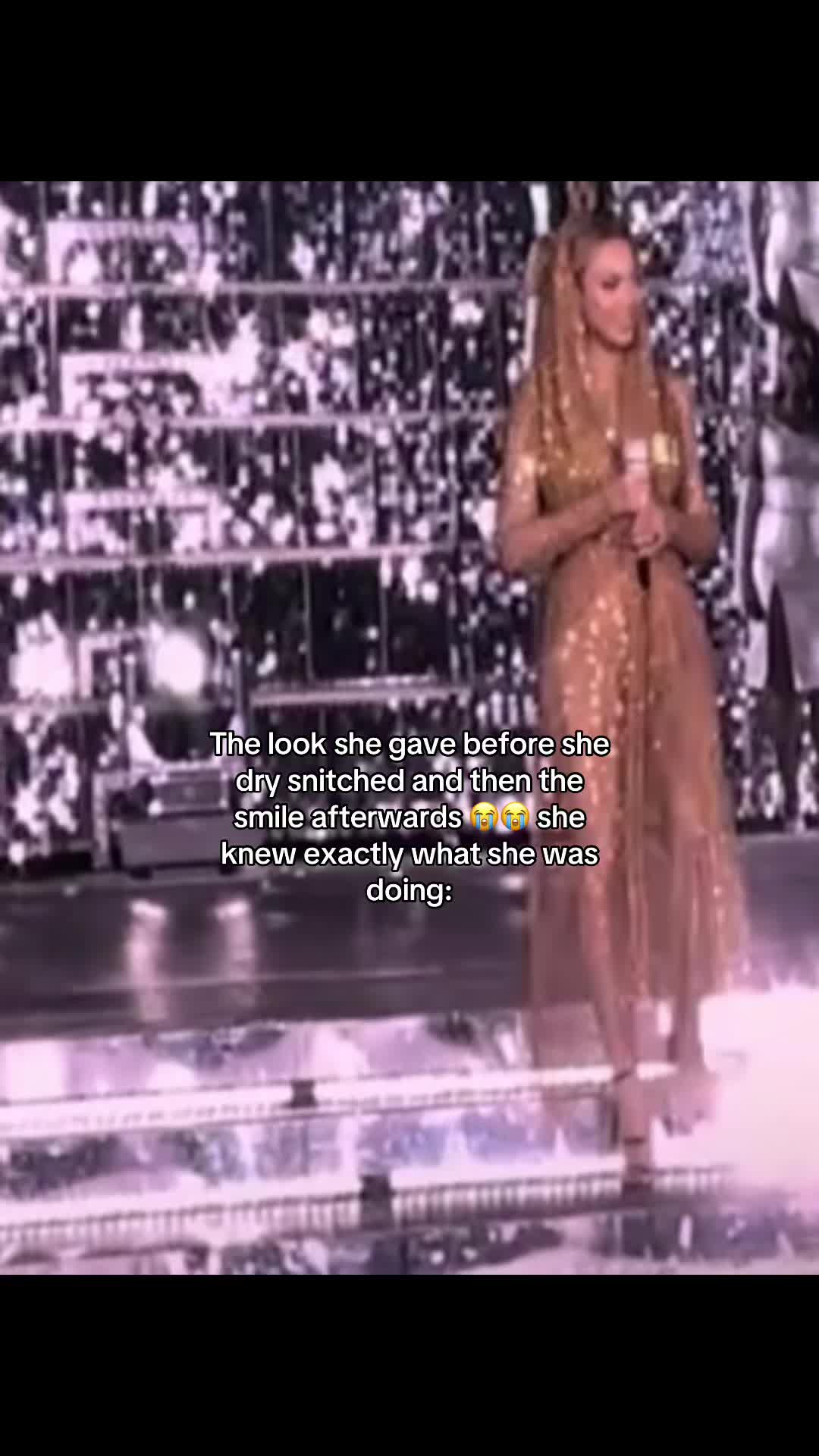@⭑𓂃