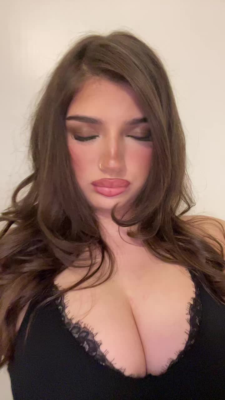 @𝒷𝑒𝓁𝓁𝒶𝒶🇦🇱