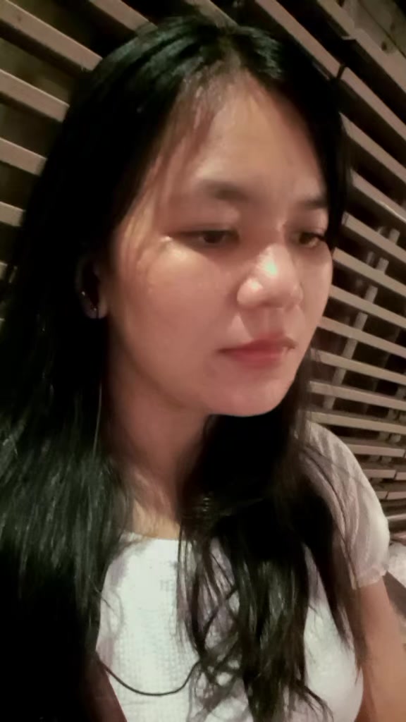 @Lela_