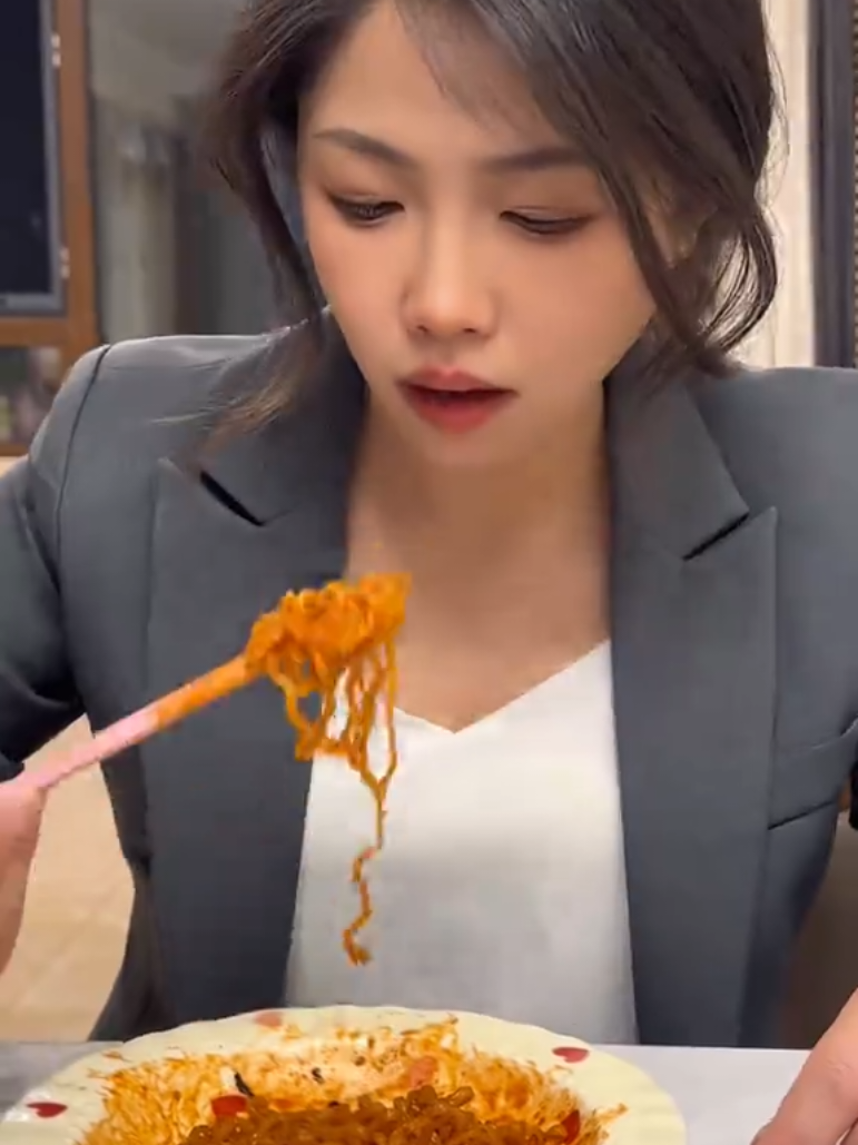 @法  務  部  矯  歪  署