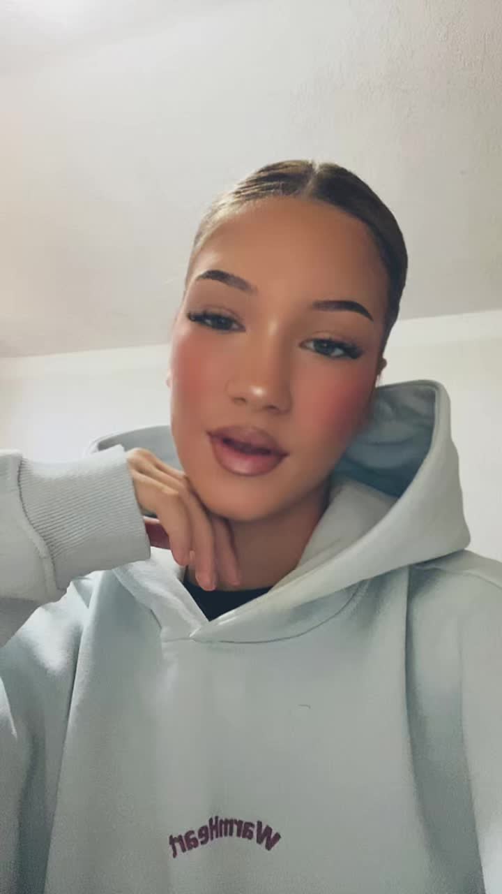 @🦋