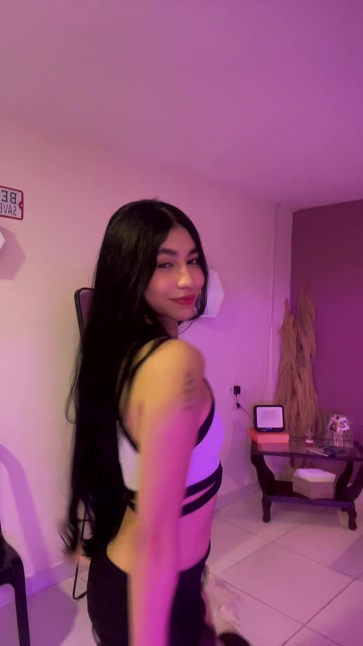@Mel 🌙