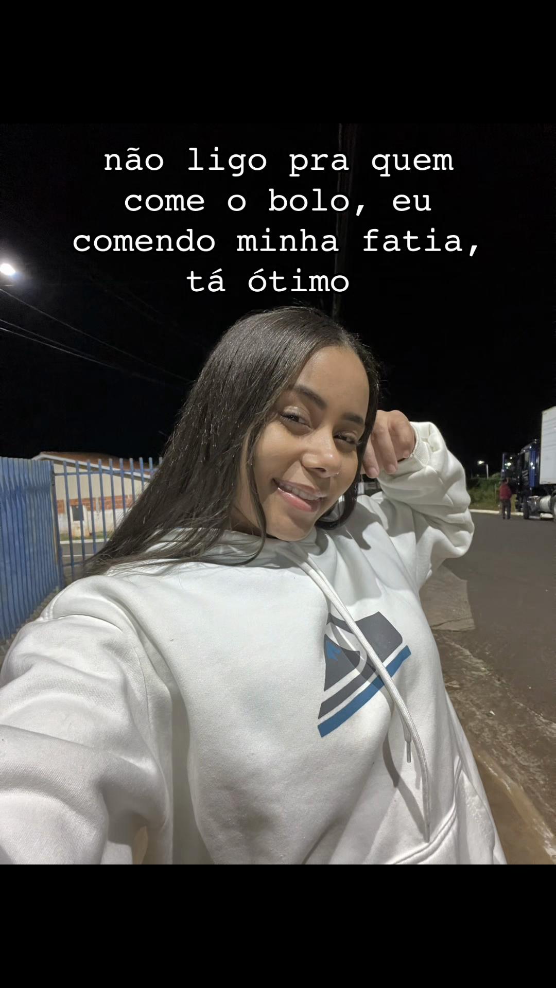 @itsnaraelle
