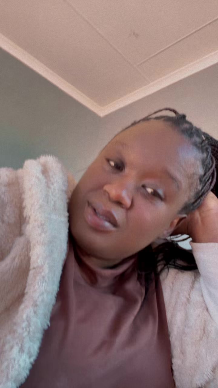 @MPHOLIZZ