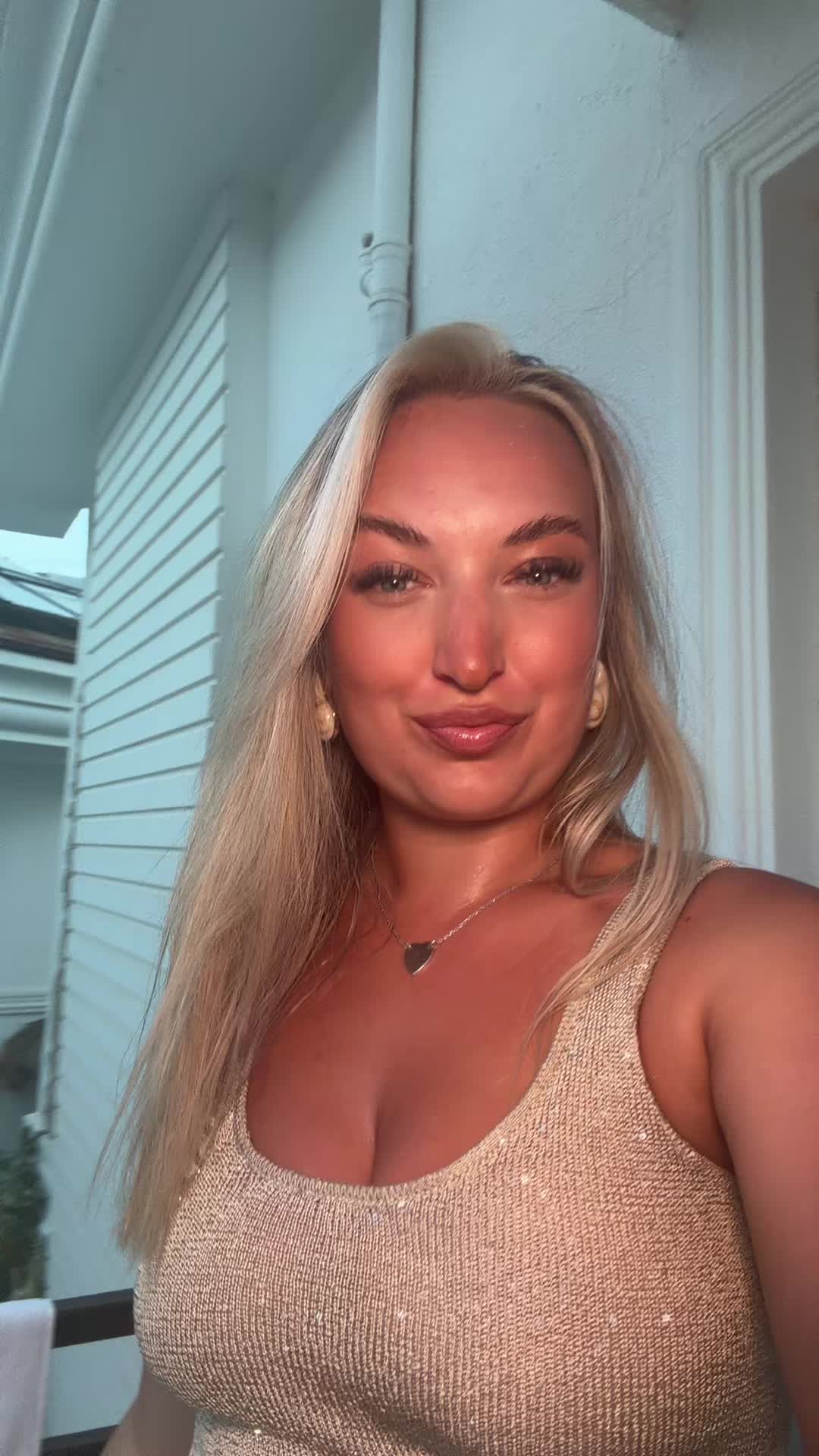 @katiegell_