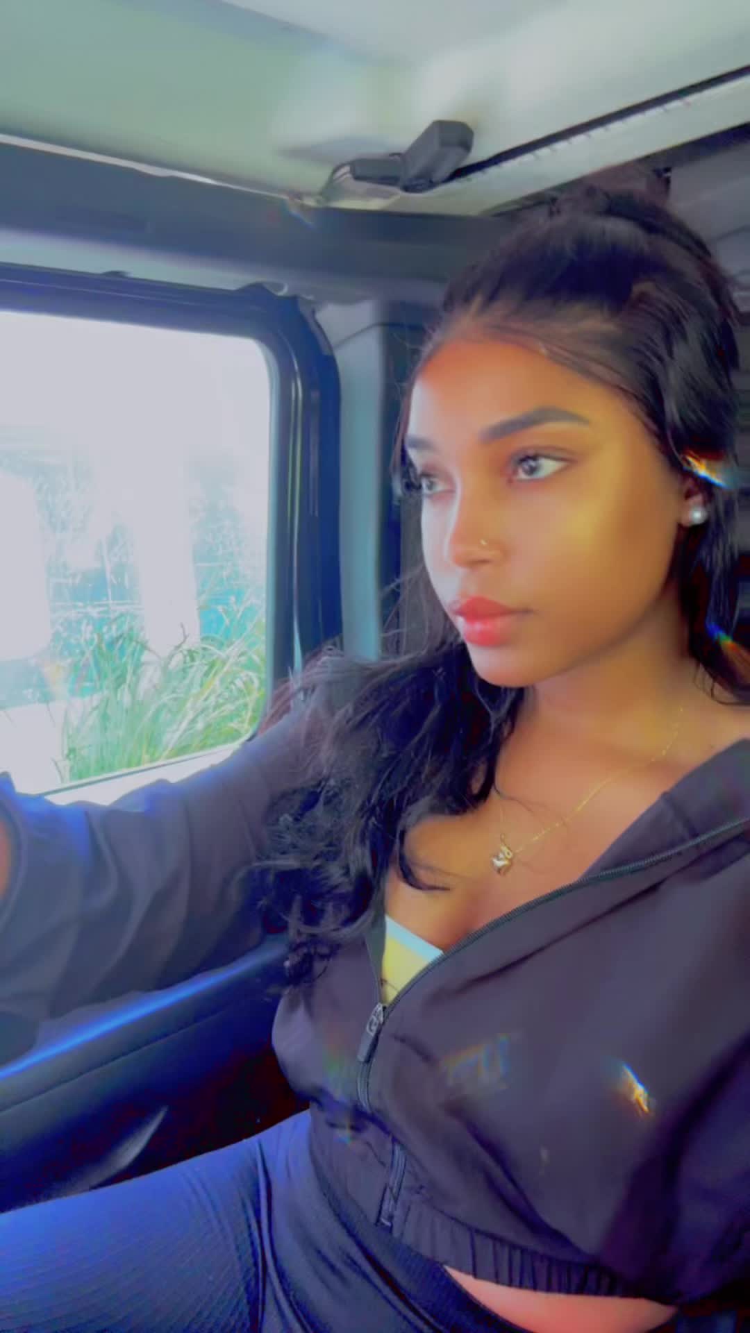 @JaneSade🇭🇹