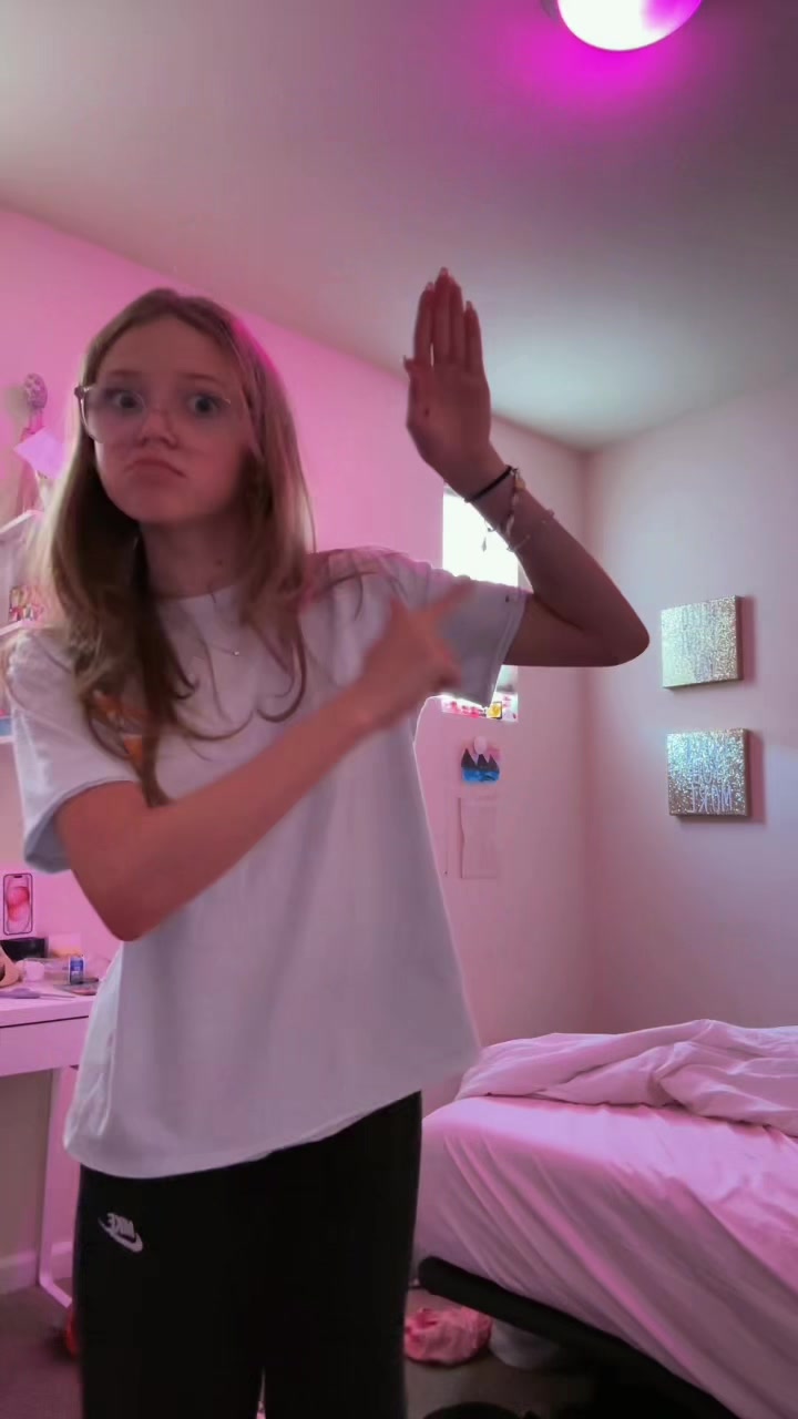 @⃟