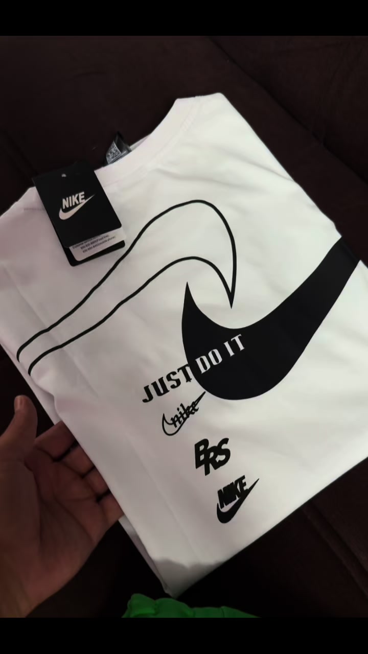 @Nike vs Adidas ✔️