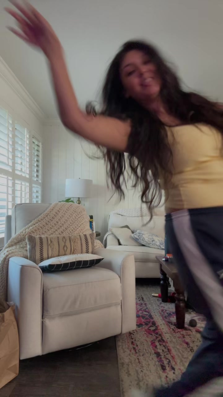 @monicavibezonly