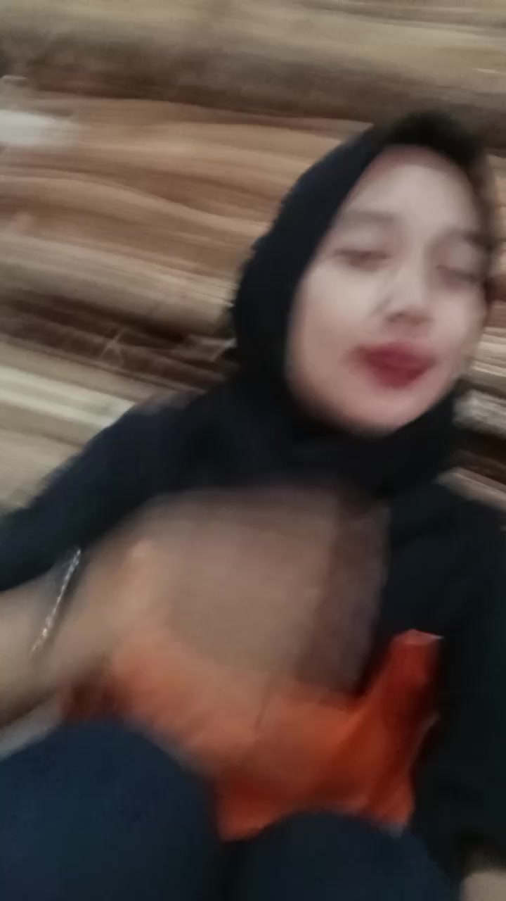 @Riris R